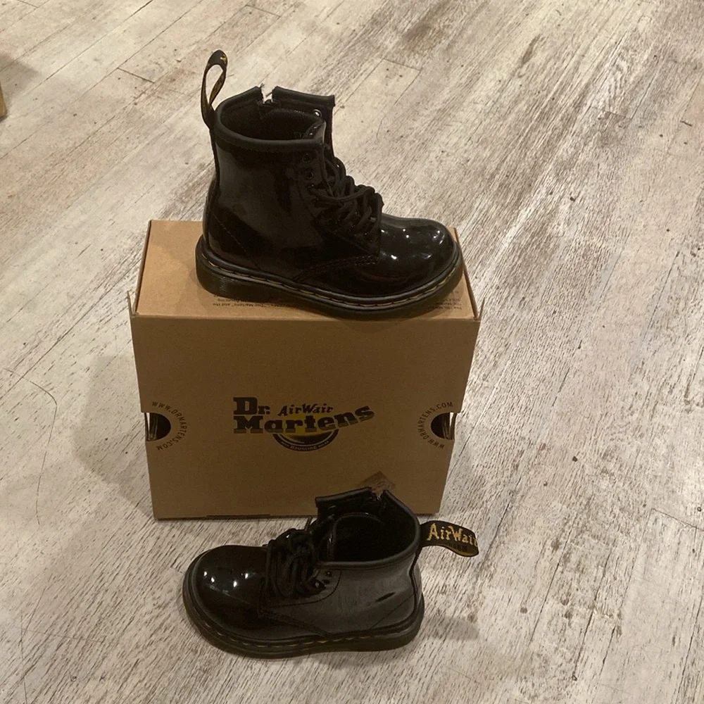 Dr. Martens Kids Black Patent Leather Lace-Up Boots